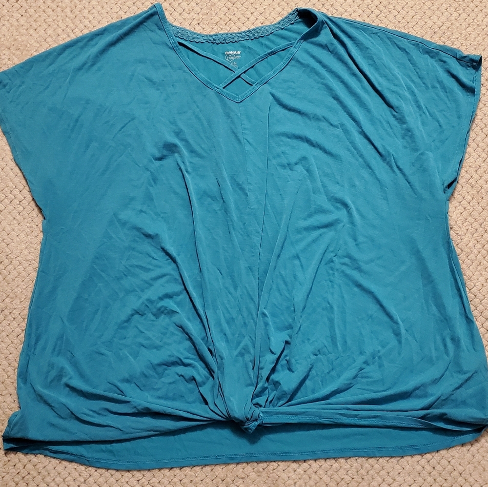 Avenue Caged Neck Twist Front Tee